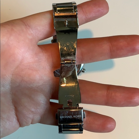 Michael Kors Parker Watch - Picture 7 of 12